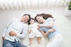 Urlop rodzicielski po japońsku. Młodzi ojcowie nie korzystają z niego, bo boją się reakcji pracodawcy