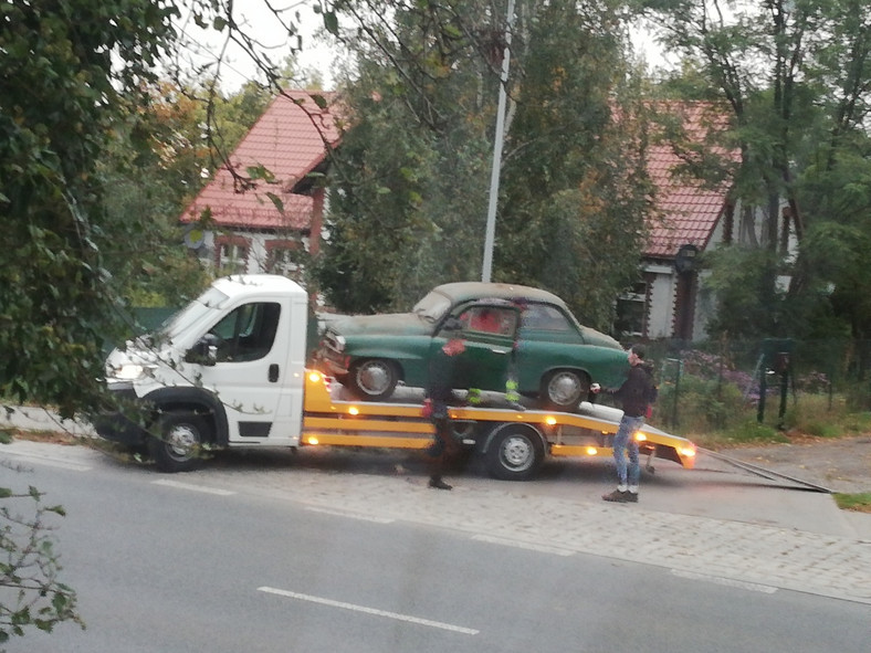 Zabytkowa Skoda Octavia skradziona w biały dzień w Toruniu