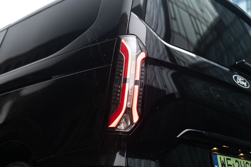 Ford E-Tourneo Custom