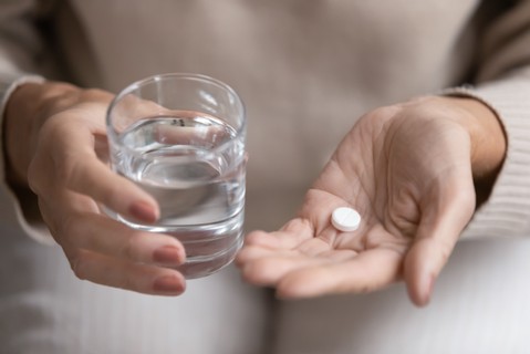 Vérnyomáscsökkentő mellett melyik fájdalomcsillapítót szedhetem? Az orvos válaszol