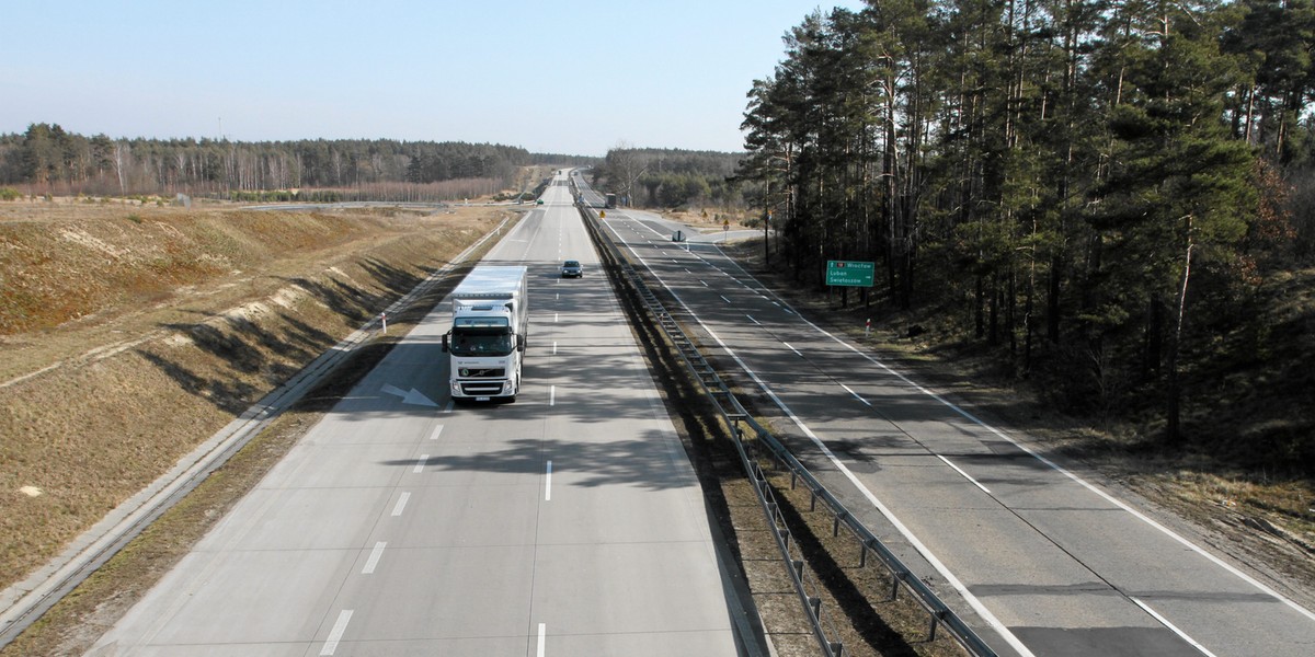 Zamówienie GDDKiA obejmuje wykonanie robót budowlanych na odcinku drogi A18 od km 11,86 do km 33,76