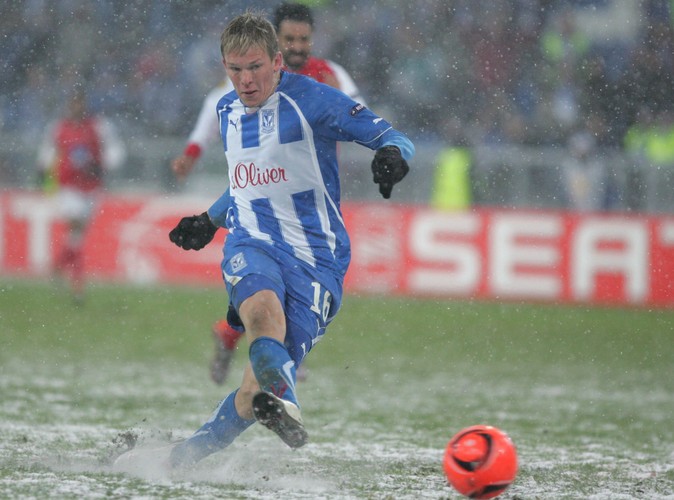 Artjoms Rudnevs strzela gola dla Lecha