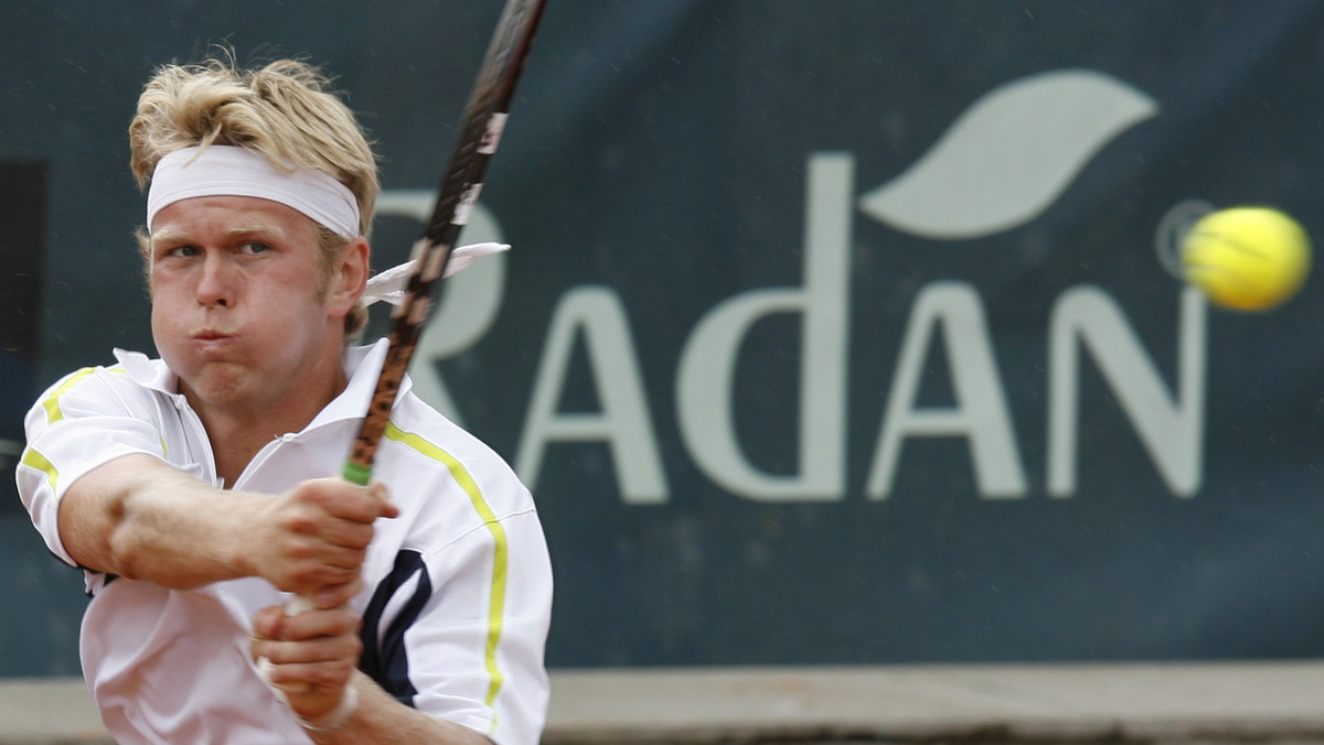 Grzegorz Panfil awansował do 1/8 finału, a Dawid Olejniczak odpadł w pierwszej rundzie challengera ATP na kortach ziemnych w Ostrawie (z pulą nagród 42,5 tys. euro). Inni polscy tenisiści Tomasz Bednarek i Mateusz Kowalczyk osiągnęli ćwierćfinał w deblu.