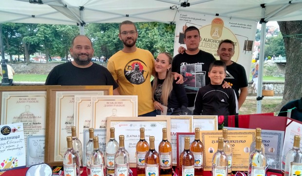 Rakija Spasenici iz Oglađenovca