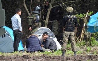 MSZ: koczujący w Usnarzu Afgańscy migranci nie spełniają kryteriów statusu uchodźców wojennych