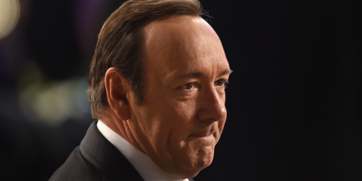 Wiadomo już, że Netflix nie wyprodukuje kolejnych części "House of Cards" z udziałem Kevina Spacey'ego. Teraz trwają ustalenia, co zrobić z jego postacią