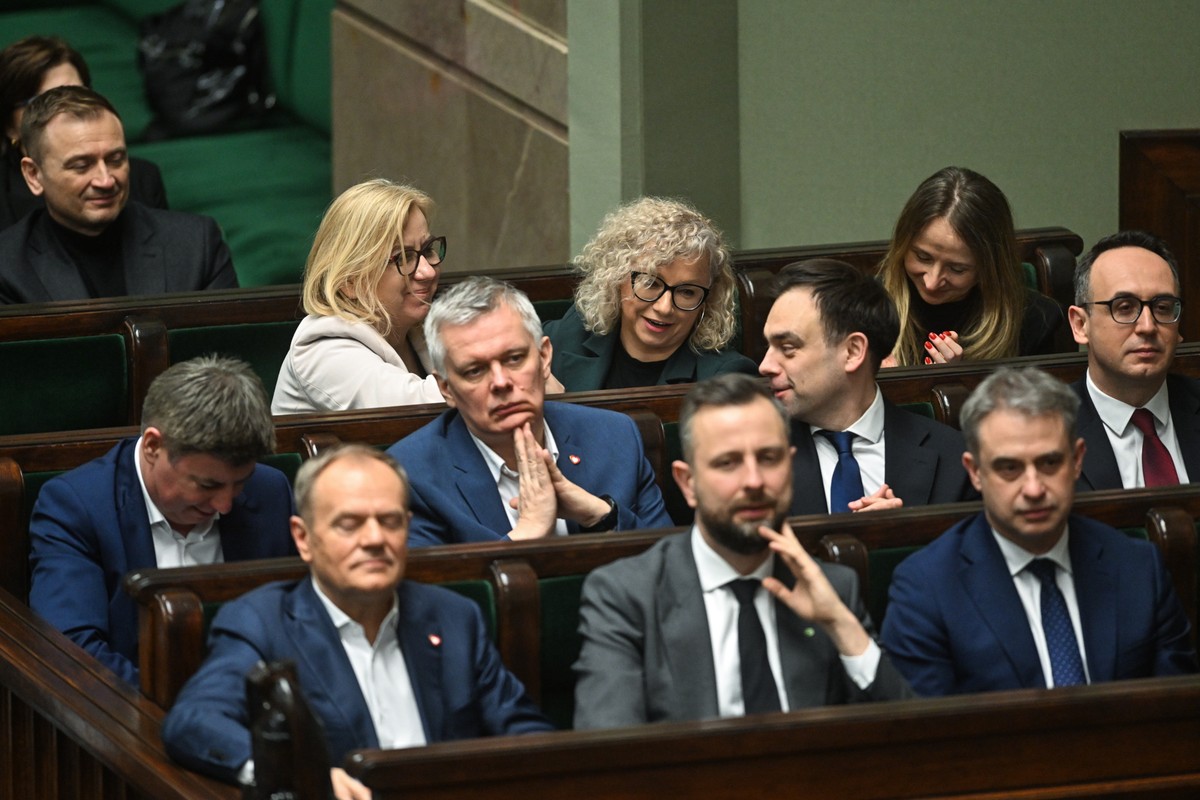 Donald Tusk, Władysław Kosiniak-Kamysz, Krzysztof Gawkowski, Jan Grabiec, Tomasz Siemoniak, Andrzej Domański, Dariusz Klimczak, Paulina Hennig-Kloska, Katarzyna Kotula, Agnieszka Dziemianowicz-Bąk