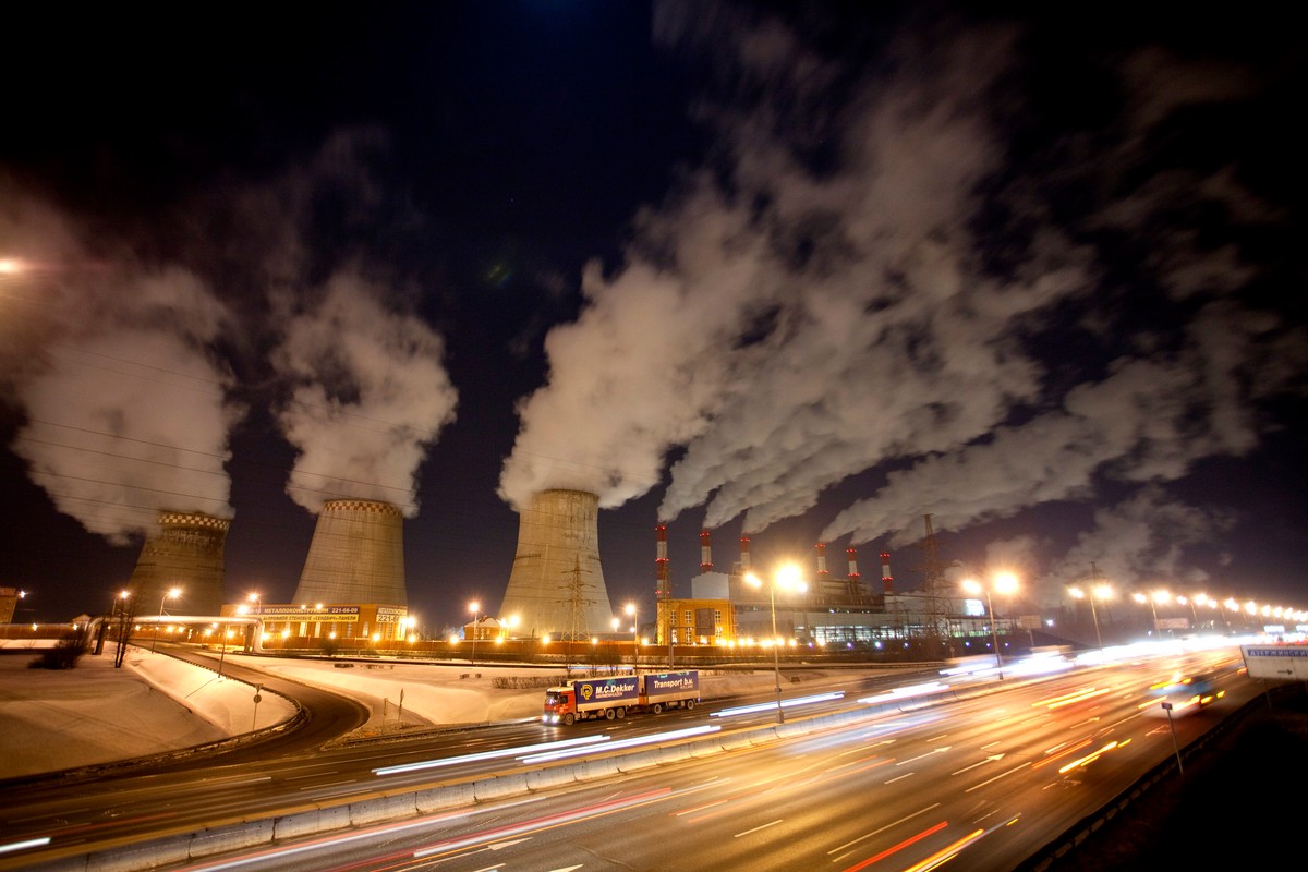 Na skutek kryzysu europejskie firmy wyemitowały w 2009 r. o 11,6 proc. mniej CO2 niż rok wcześniej - wynika z podsumowania opublikowanego przez Komisję Europejską. Chodzi o zakłady przemysłowe włączone do unijnego systemu handlu emisjami (ETS).