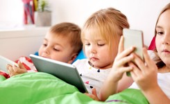 Smartfony i tablety nie dla dzieci. Najnowsze zalecenia lekarzy