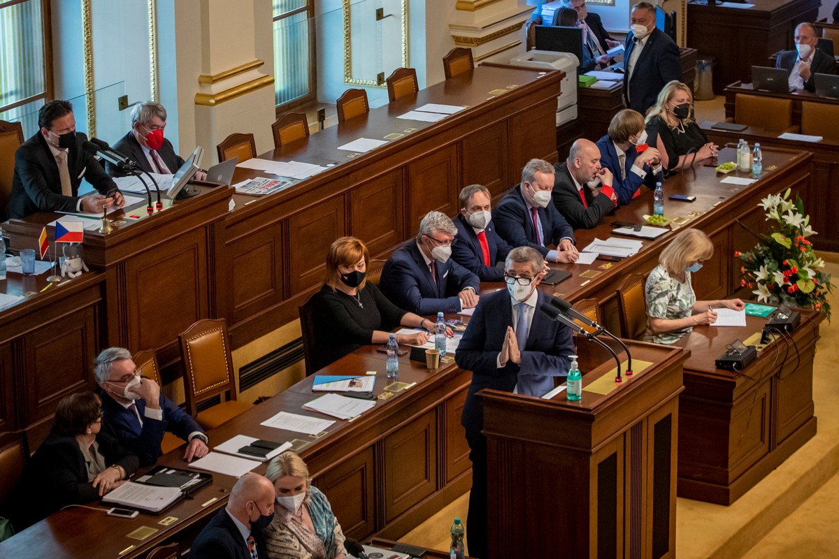 Gabinet Babisza już trzeci raz obronił się przed wotum nieufności w Izbie Poselskiej