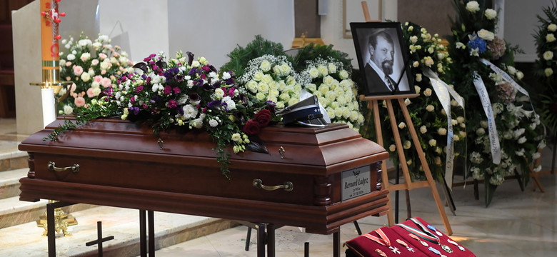 Pogrzeb Bernarda Ładysza. "Jego aksamitny bas urzekał słuchaczy na całym świecie"