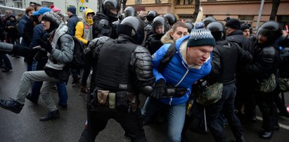 Setki zatrzymanych po protestach. Chcą bojkotu wyborów