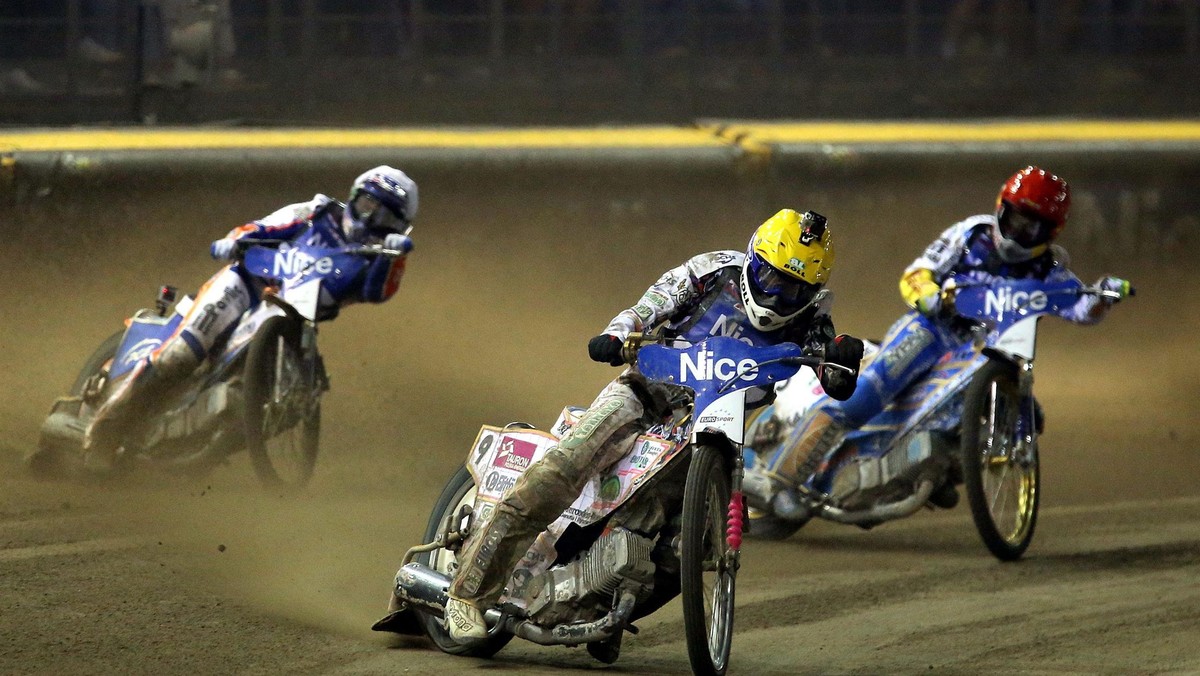 Francuskie miasto Lamothe Landerron będzie gospodarzem pierwszego półfinału Speedway European Championships. W majowych eliminacjach o przepustki do Challenge'u żużlowcy powalczą również w ukraińskim Równem oraz węgierskim Nagyhalasz. Finał eliminacji, z którego siedmiu zawodników awansuje bezpośrednio do rund finałowych SEC 2015, odbędzie się 30 maja w słoweńskiej Lendawie.