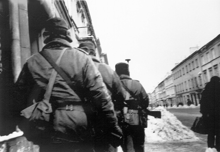 Stan wojenny na archiwalnych zdjęciach