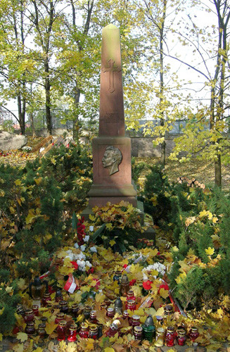 Poznań, symboliczny grób Hipolita Cegielskiego na Cmentarzu Zasłużonych Wielkopolan