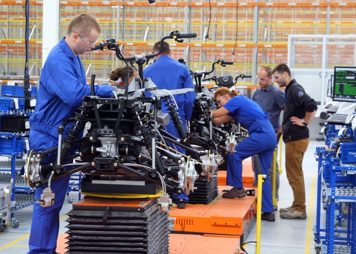 W przyszłości rocznie z taśm montażowych fabryki w Opolu ma zjeżdżać ok. 25 tys. pojazdów, które sprzedawane będą głównie na rynki Europy, Azji oraz Bliskiego Wschodu. <br><br>(mgo) PAP/Krzysztof Świderski