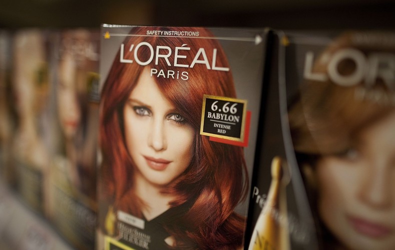 9. miejsce Liliane Bettencourt z majątkiem 29 mld dol.  (Na zdjęciu logo jej  firmy).  Jest drugą najbogatszą osobą we Francji, zaraz po Bernardzie Arnault.