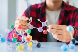 Bardzo trudny quiz chemiczny. 15/15 dla nielicznych