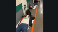 A folyosón fekszenek a koronavírusos betegek Spanyolország egyik legjobb kórházában - Videó