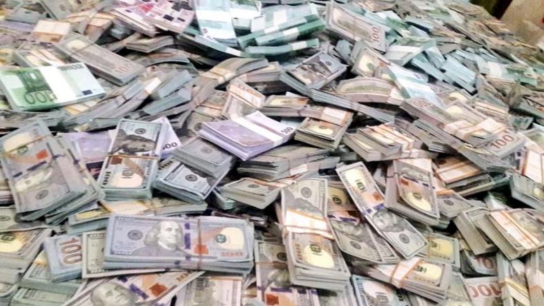 Police bust fake foreign currency worth