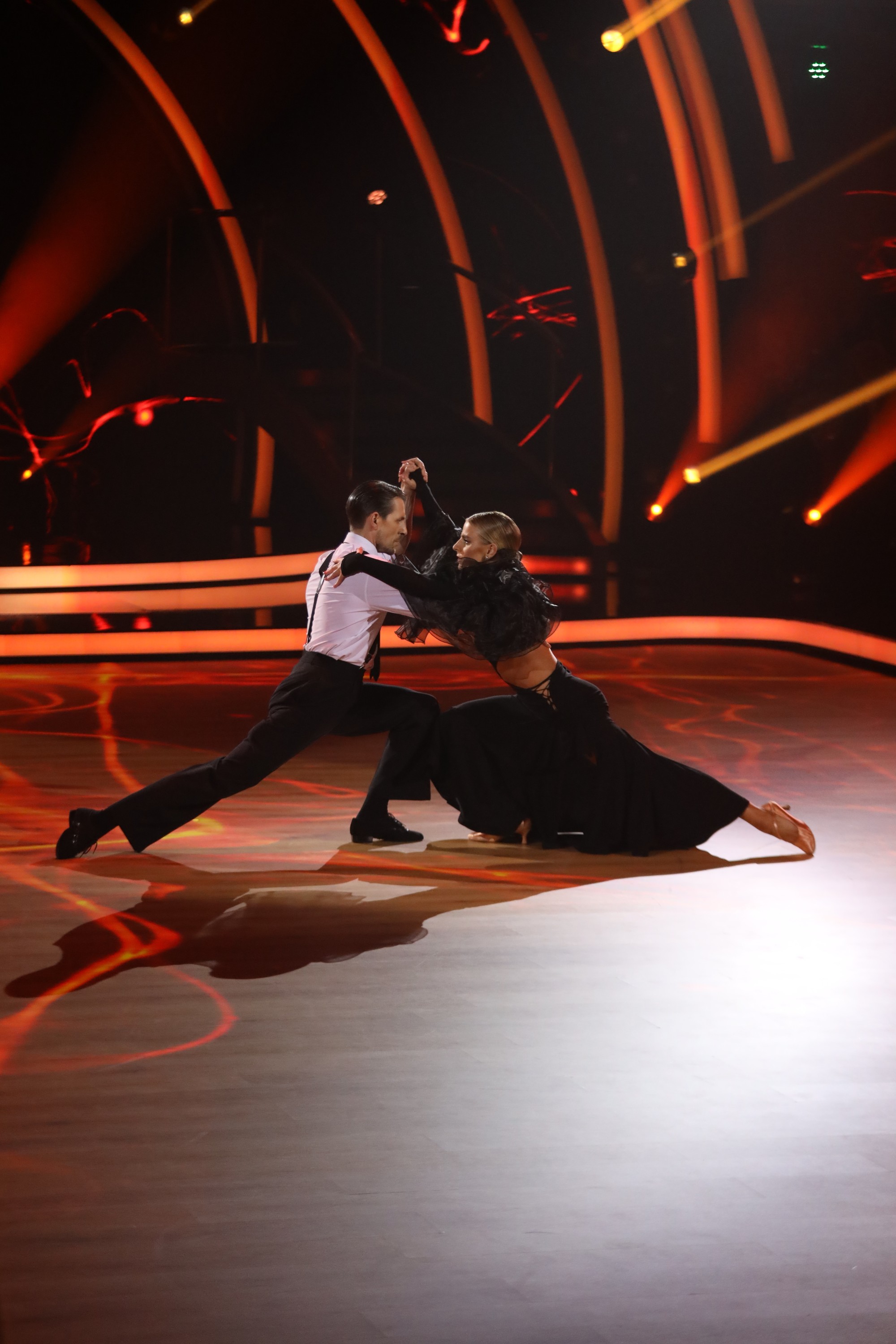 Deviate kolo 9. ročníka šou Let's Dance: Juraj Loj a Natália Horváthová.