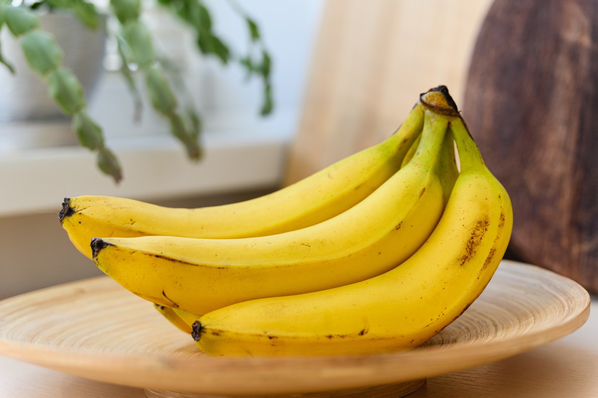 Skórka bananowa z octem. Ta mieszanka jest niezbędna w każdym domu