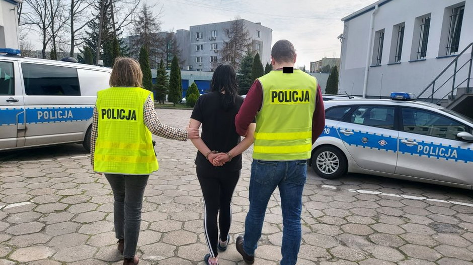 Pijana matka została zatrzymana przez policję