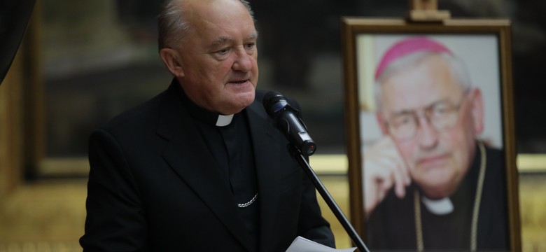 Kardynał Nycz zasłabł podczas mszy i trafił do szpitala. W jakim jest teraz stanie?