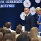 Prezydent RP Andrzej Duda oraz pierwsza dama Agata Kornhauser–Duda  podczas inauguracji roku szkolnego w Zespole Szkół im. Szarych Szeregów w Tarczynie.