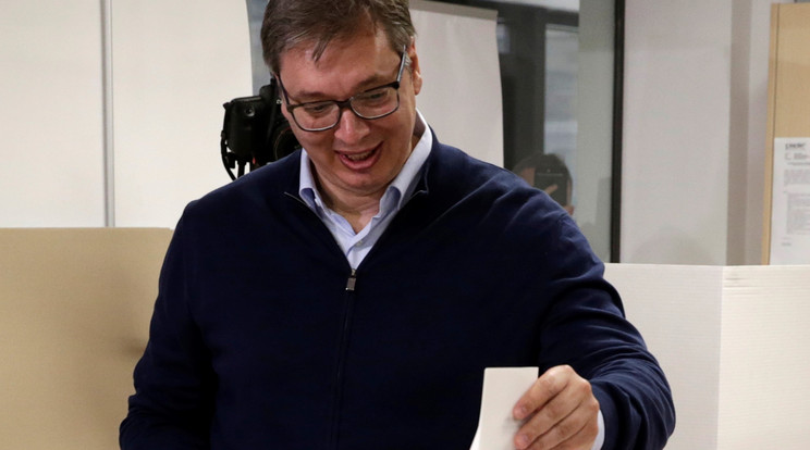 Aleksandar Vucic eddigi szerb elnök pártja fölényesen,  63 százalékkal nyert / MTI/EPA /Andrej Cukic 