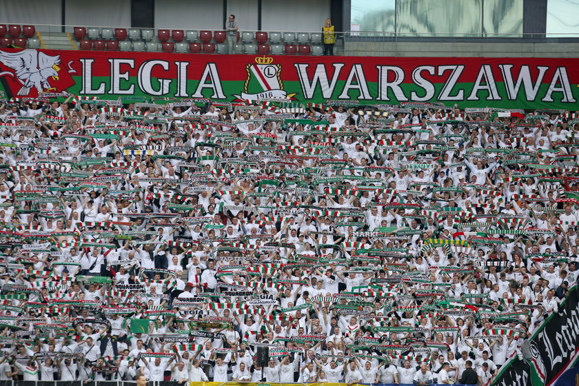 Kibice Lecha i Legii zaprezentowali świetne oprawy na finale Puchar Polski