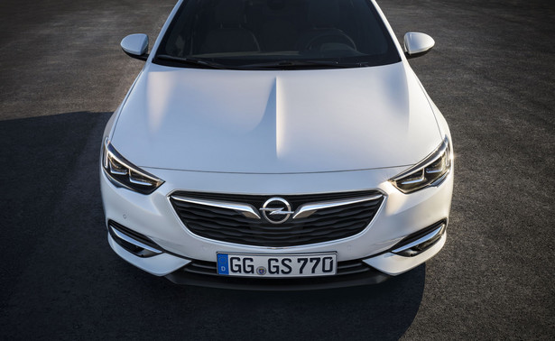 Opel insignia grand sport ujawniona. Nowy model to radykalna metamorfoza [Pierwsze zdjęcia i wideo]