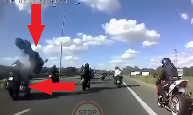 Wypadek motocyklistów w Płocku - kadr z nagrania wideo