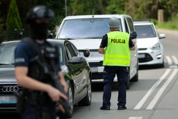 Obława w Starej Wsi trwa. Ekspert ostrzega: Sprawca może być bardzo niebezpieczny