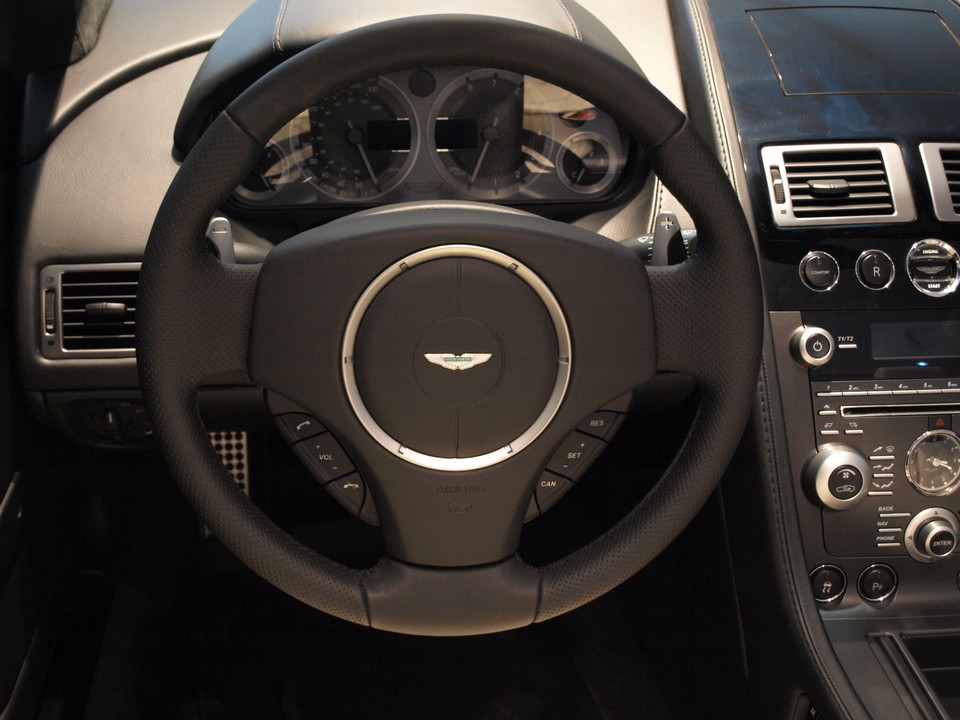 Aston Martin - salon w Polsce