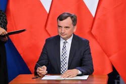 Wyrok w sprawie byłej prokurator z Rzeszowa. Ziobro: Będzie odebrany jako legalizacja korupcji