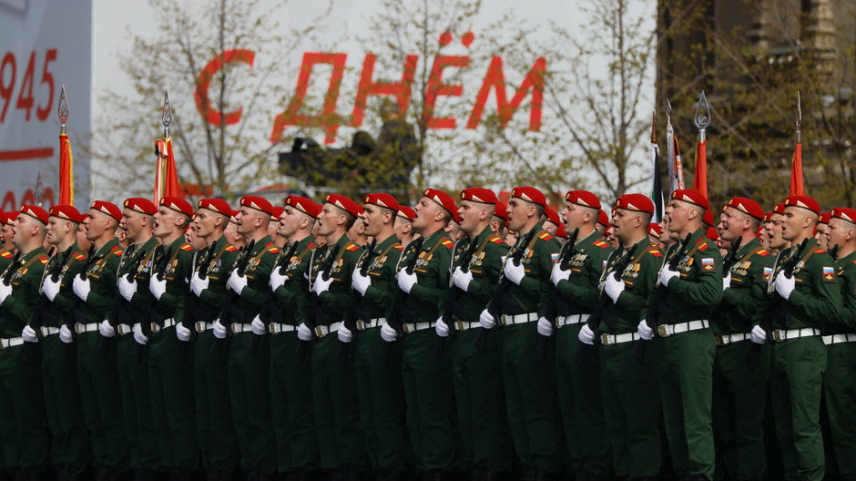 Rosyjscy żołnierze podczas parady