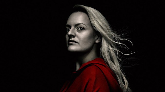 Elisabeth Moss jako June w serialu "Opowieść podręcznej"