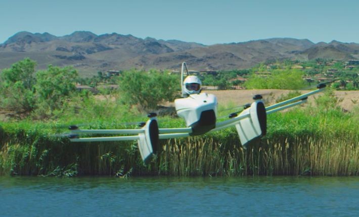 Na razie Flyer będzie latał na wysokości 3 metrów z prędkością 32 km na godzinę. <br><br>Kitty Hawk Flyer - źródło: Kitty Hawk