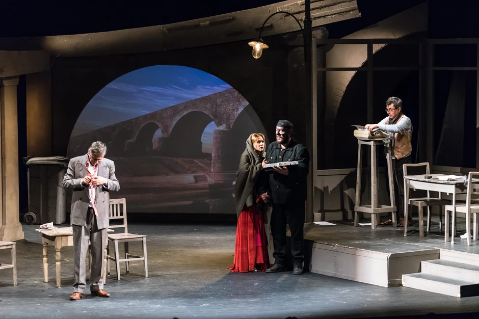 Klaustrofobična komedija