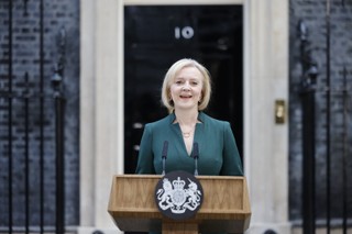 Liz Truss formalnie złożyła rezygnację na ręce króla Karola III