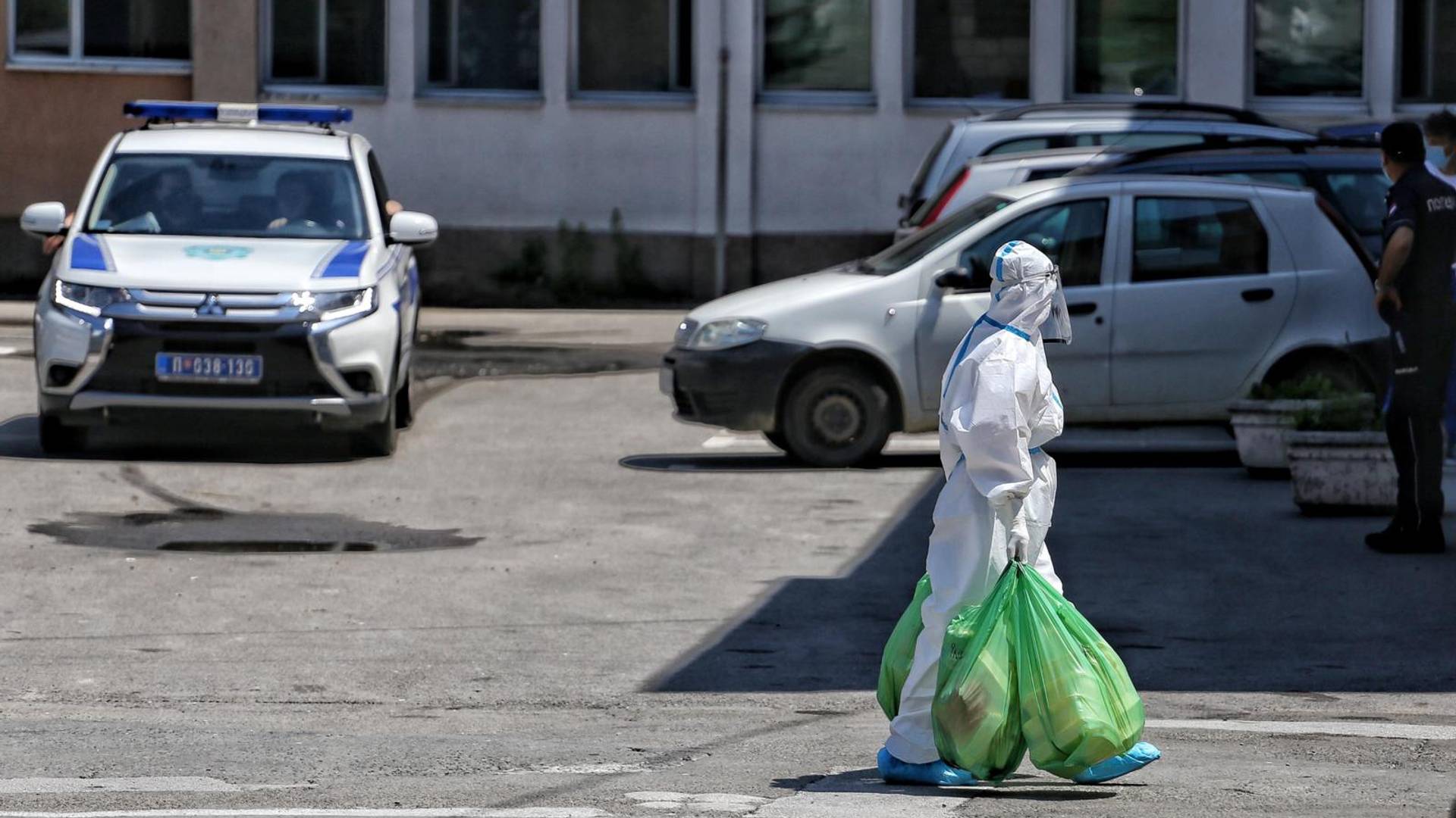 Samo jedan infektolog leči obolele u Novom Pazaru i svi se dive ovoj hrabroj doktorki