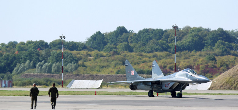 Piloci MiG-29: ukrywanie incydentów lotniczych to w wojsku chleb powszedni