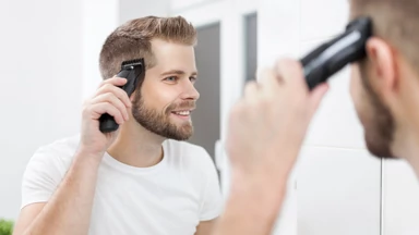 Dobra maszynka do strzyżenia okiełzna męskie włosy bez wizyty u fryzjera. To świetny pomysł na prezent!