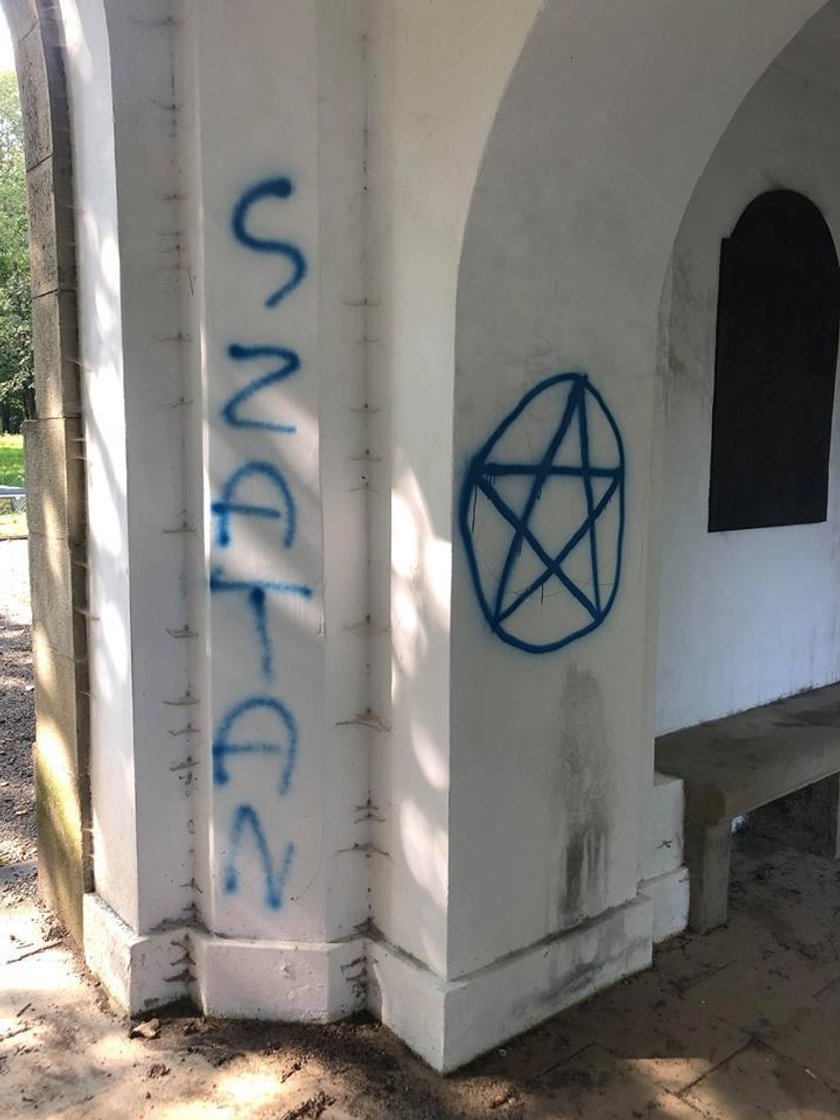 Groza w Małopolsce. Sataniści zdewastowali cmentarz w Gorlicach