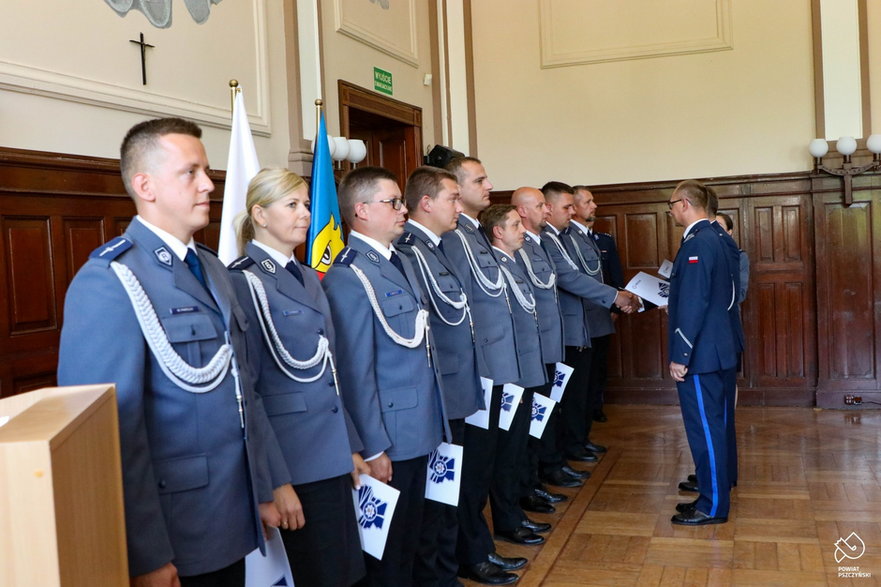 Święto policji w Pszczynie i awanse funkcjonariuszy - 20.07.2022 - autor: powiat