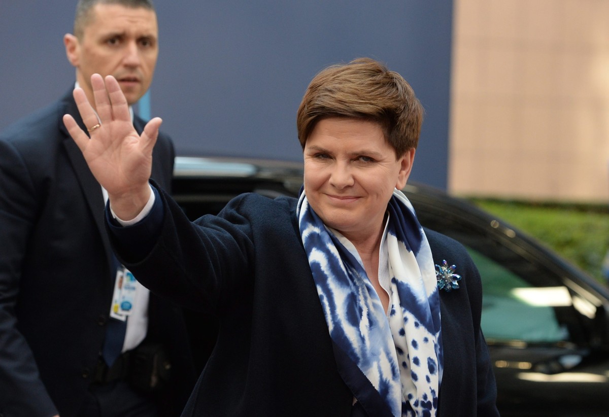 Rząd Beaty Szydło musi przekonać Komisję Europejską do tego, że skutecznie obniży deficyt sektora finansów publicznych