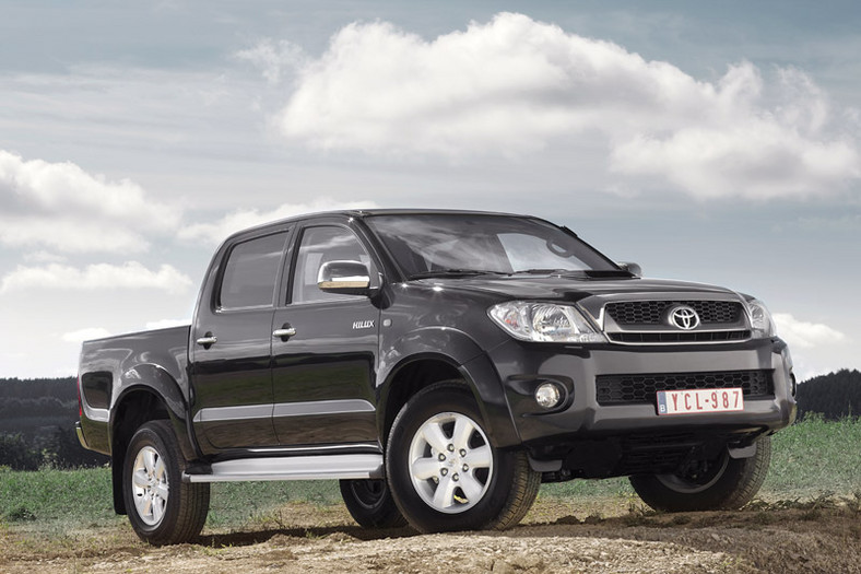 Toyota Hilux: restyling pickupa na nowy rok modelowy