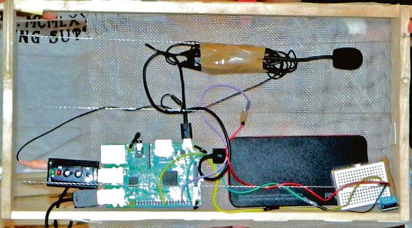 Napravljen je ram koji može da se ubaci u svaku standardnu košnicu