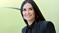 Demi Moore melltartó nélkül, feszes szettben lépett a vörös szőnyegre